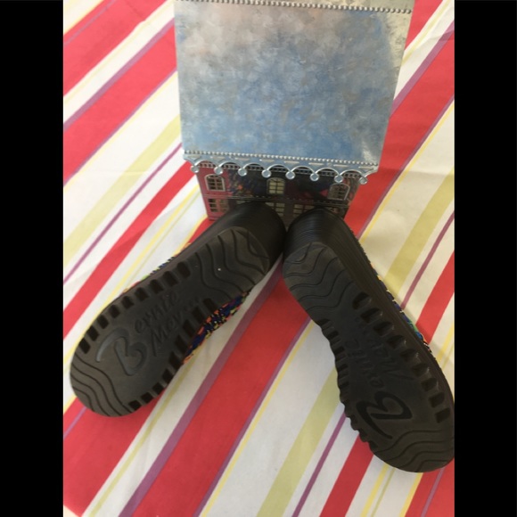 EUC Bernie Mev Go Everywhere Lightweight Colorful Wedges size 39 - Picture 4 of 6